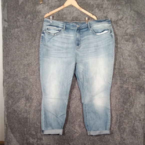 Judy Blue Denim - Judy Blue Boyfriend Fit Relaxed Medium Wash High Rise Cuffed Womens 24W